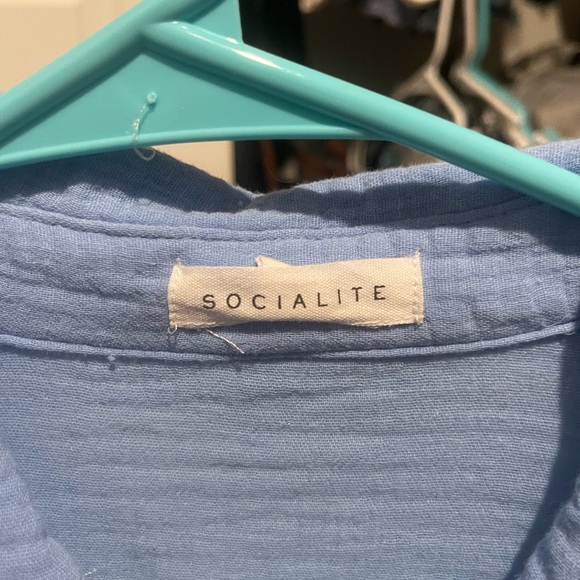 Socialite Tie Front Button Down Gauze Top - Picture 3 of 8